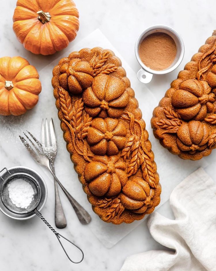 Simple Vegan Pumpkin Cake