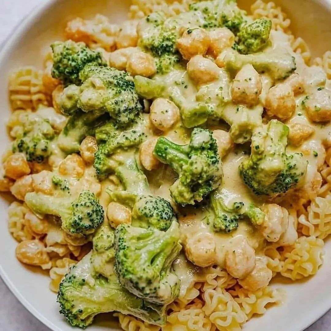 Oil-Free Broccoli and Chickpea White Sauce