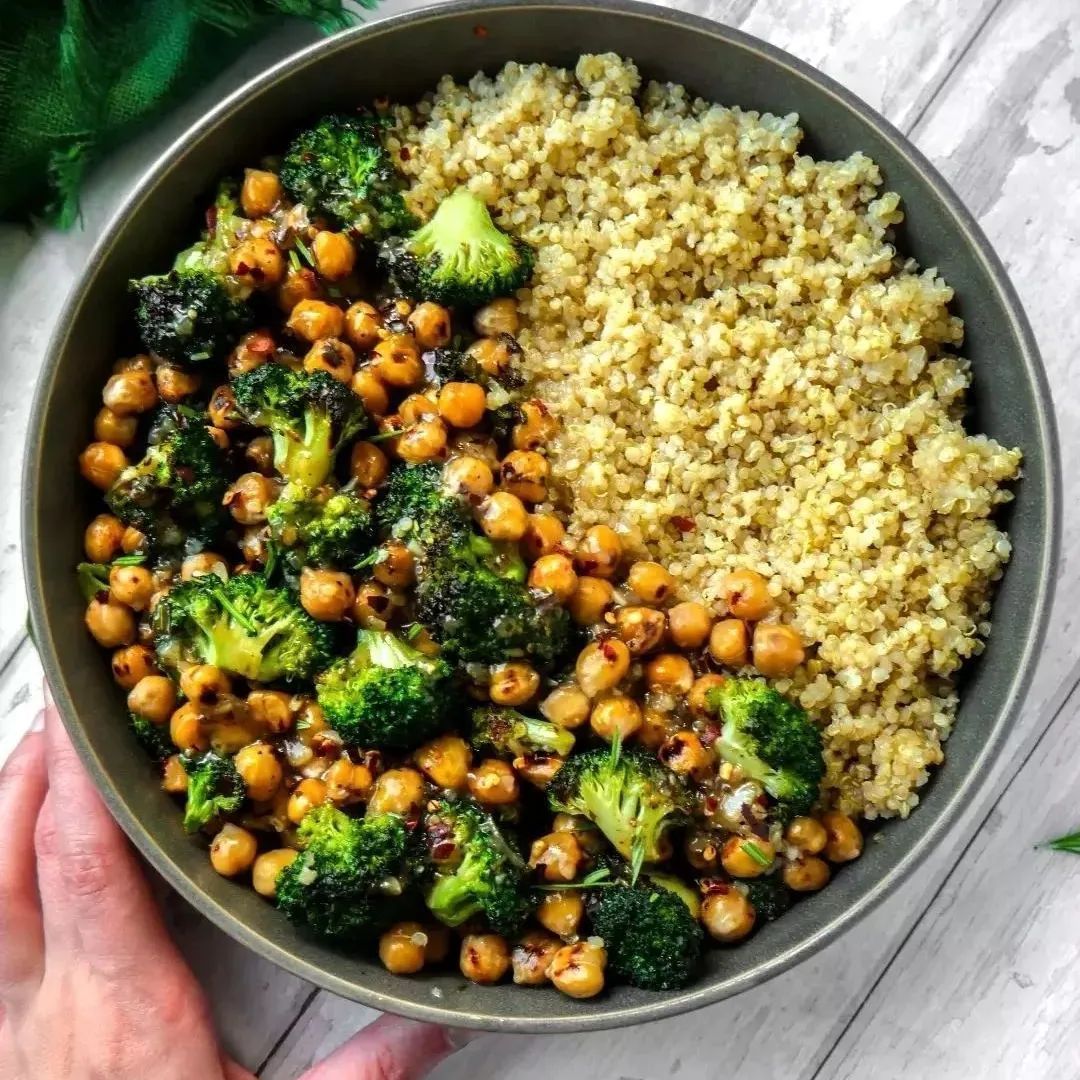 Creamy Lemon Rosemary Broccoli and Chickpeas