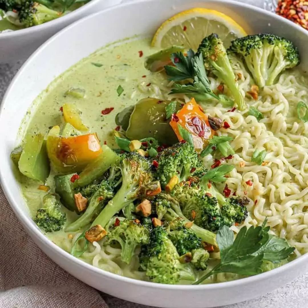 Creamy Roasted Broccoli Noodle Soup
