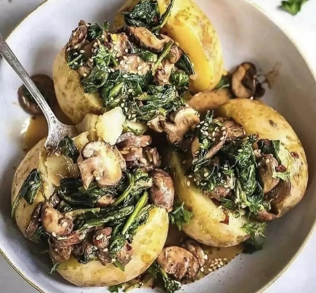 Stuffed Baked Potatoes with Mushrooms and Spinach