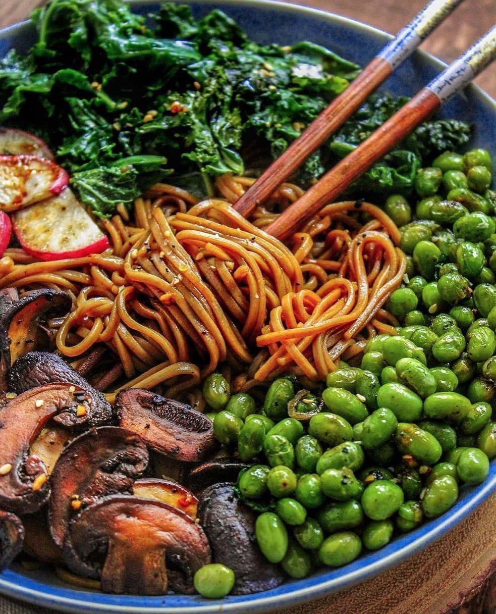 Garlic Sesame Soba Noodle Bowl