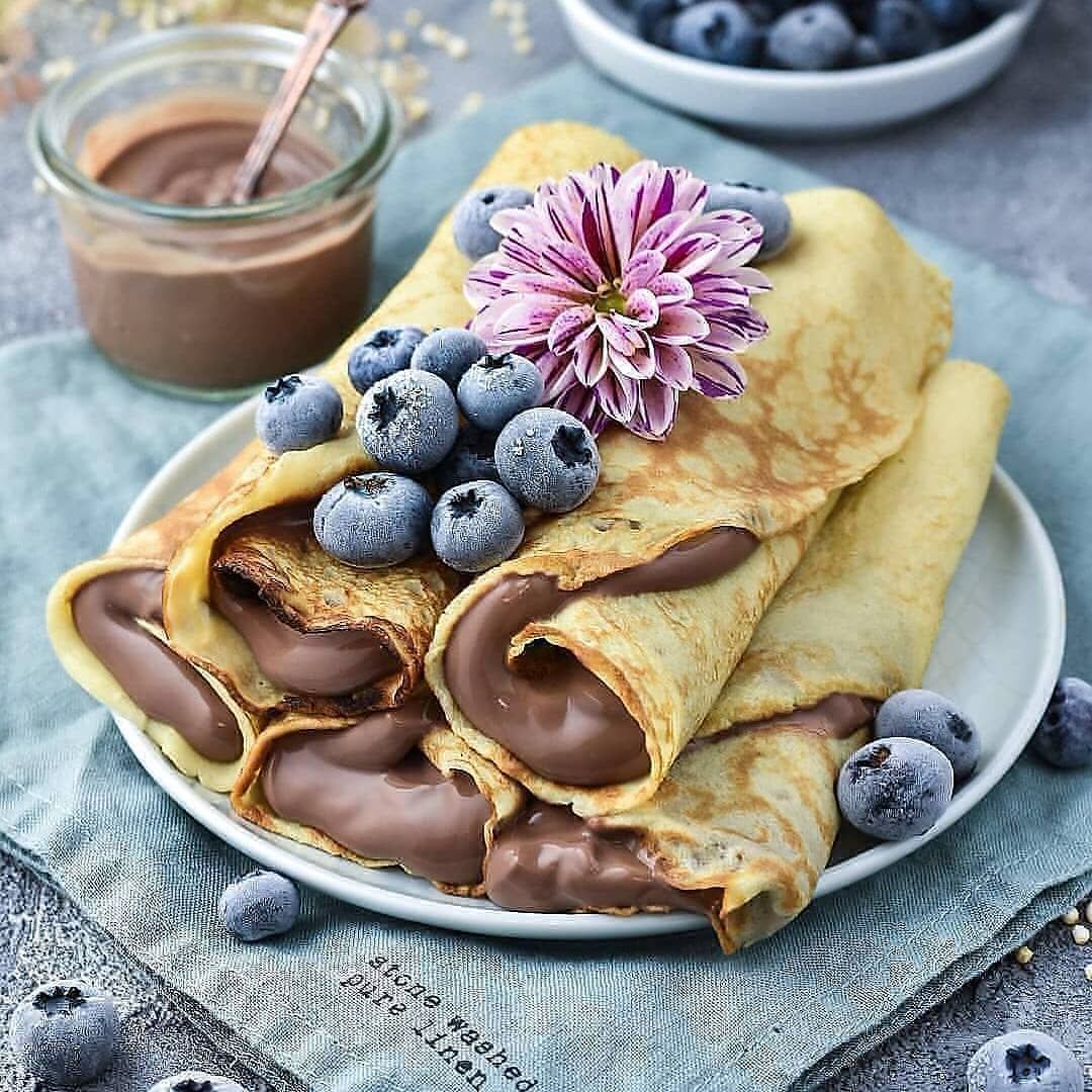 Crepes with Chocolate Pudding