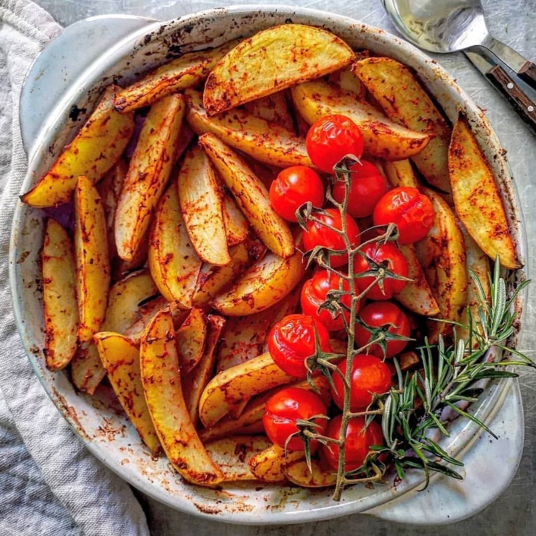Spicy Oven-Roasted Potato Wedges