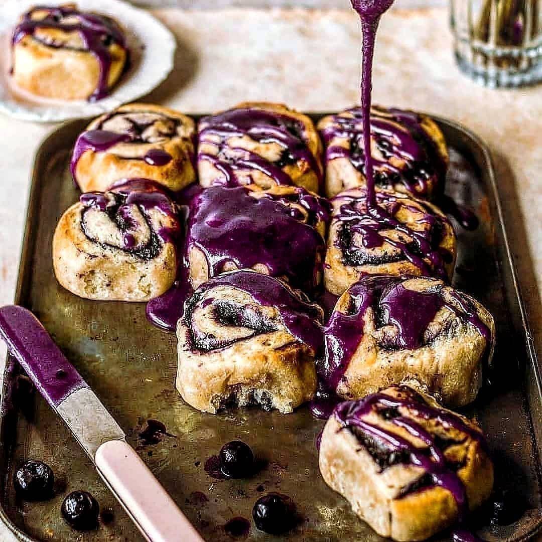Vegan Blueberry Cinnamon Rolls