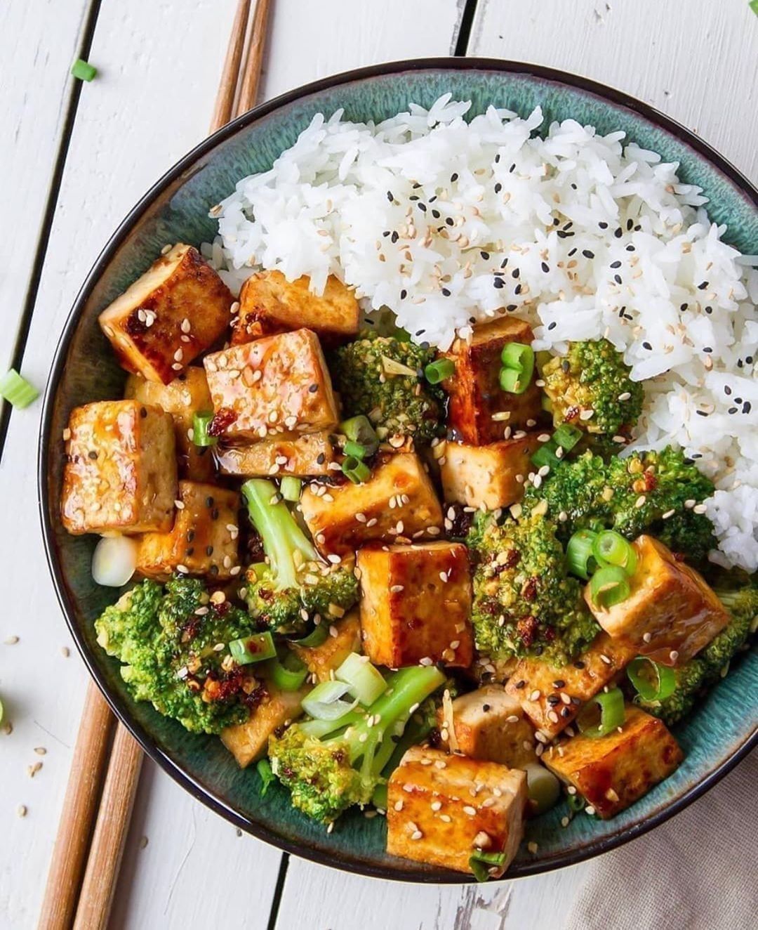 Takeout-Style Tofu and Broccoli Bowl