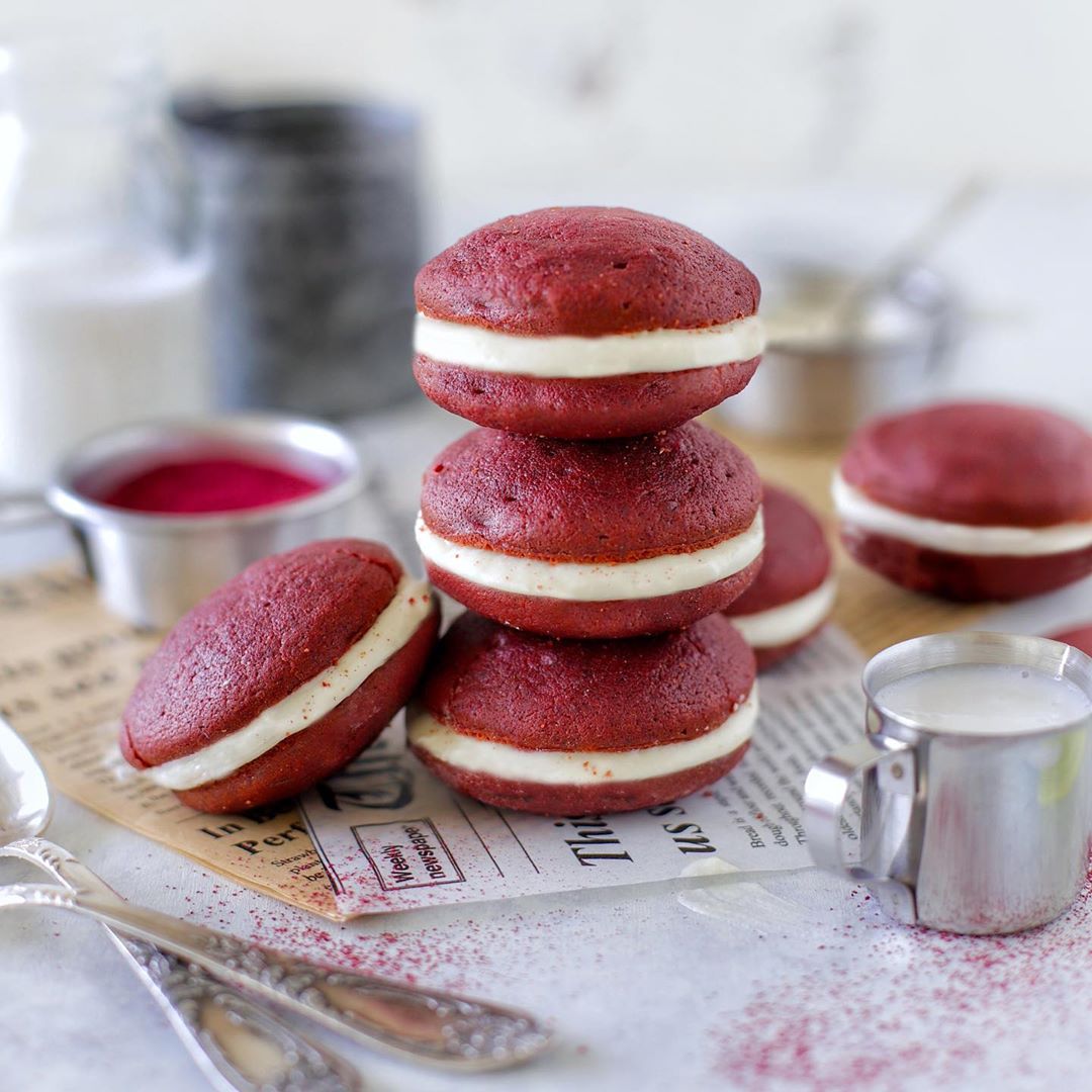 Healthy Red Velvet Whoopie Pies