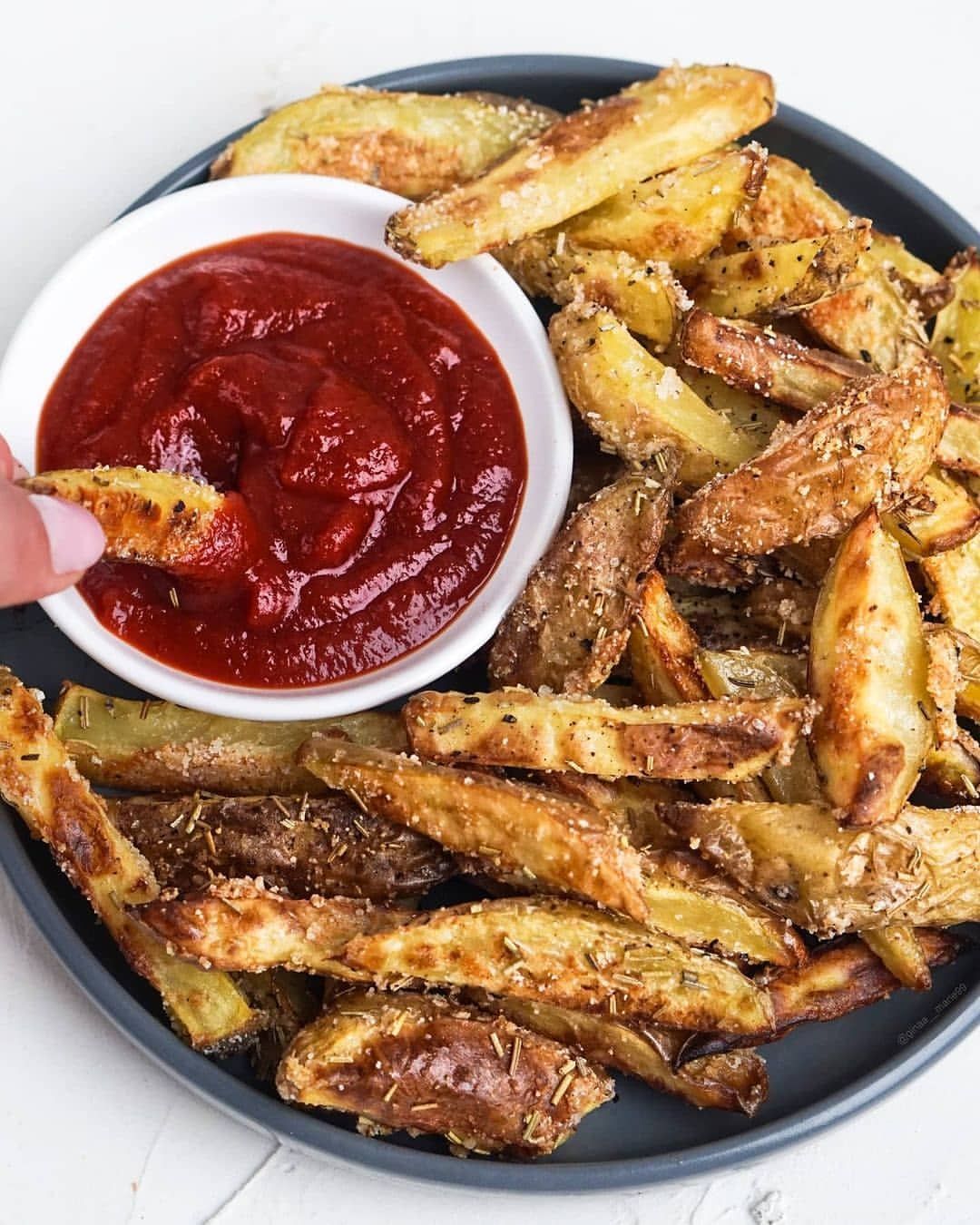 Crispy Baked Rosemary Fries