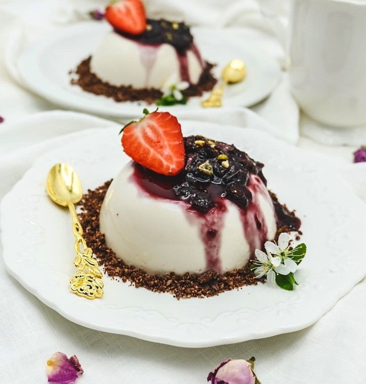 Easy Vegan Panna Cotta Dessert
