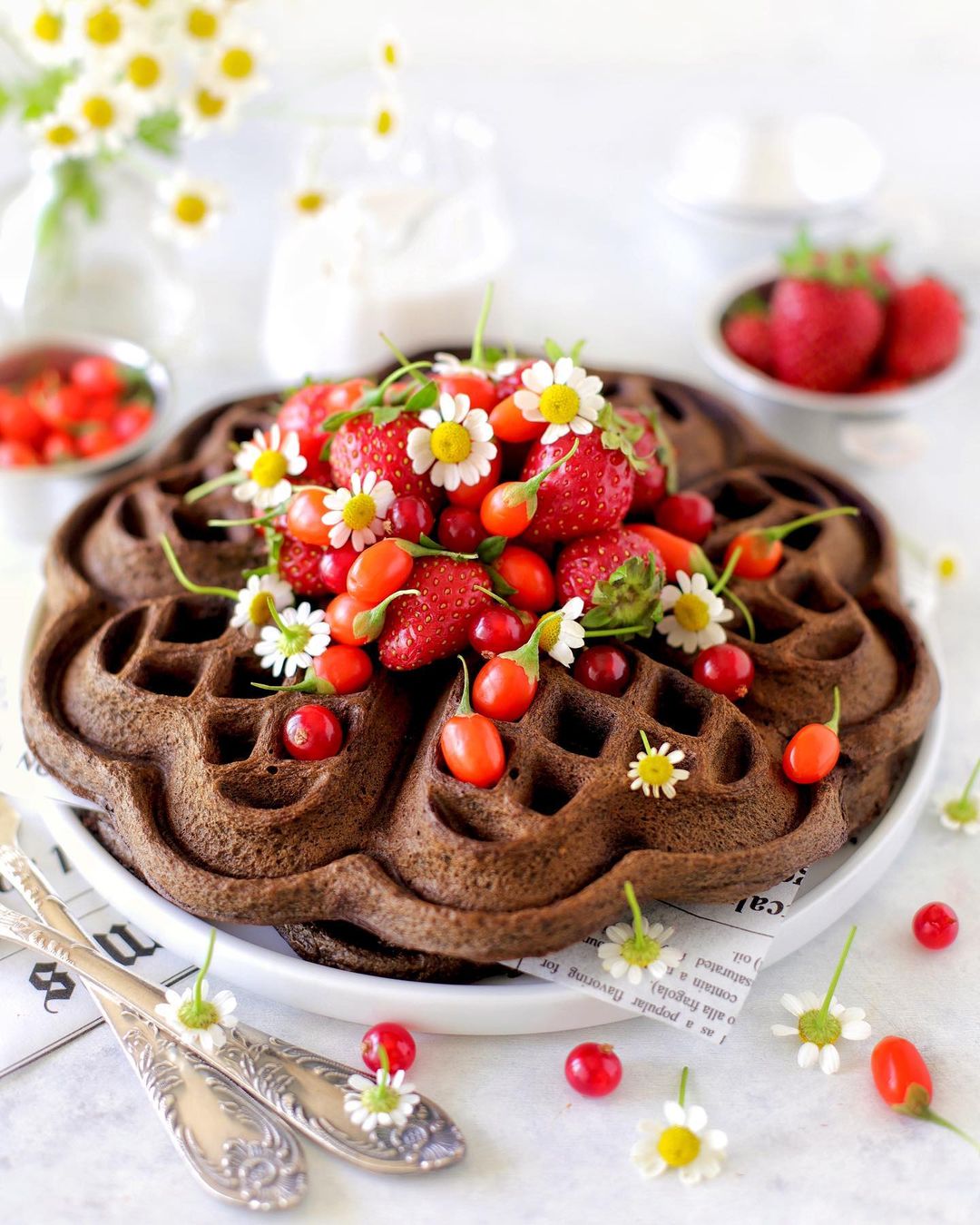 Super Healthy Chocolate Waffles ?With a Berry Special Twist