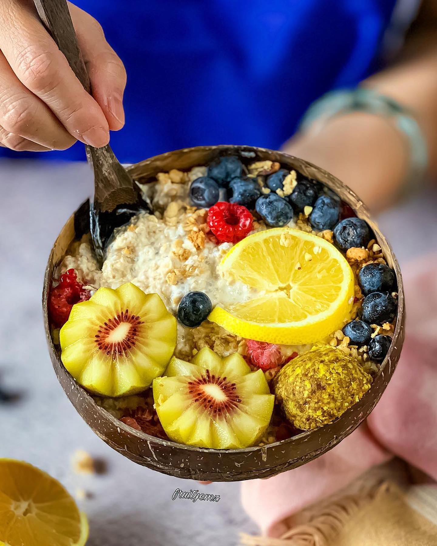 Creamy Vegan Lemon Chia Overnight Oats