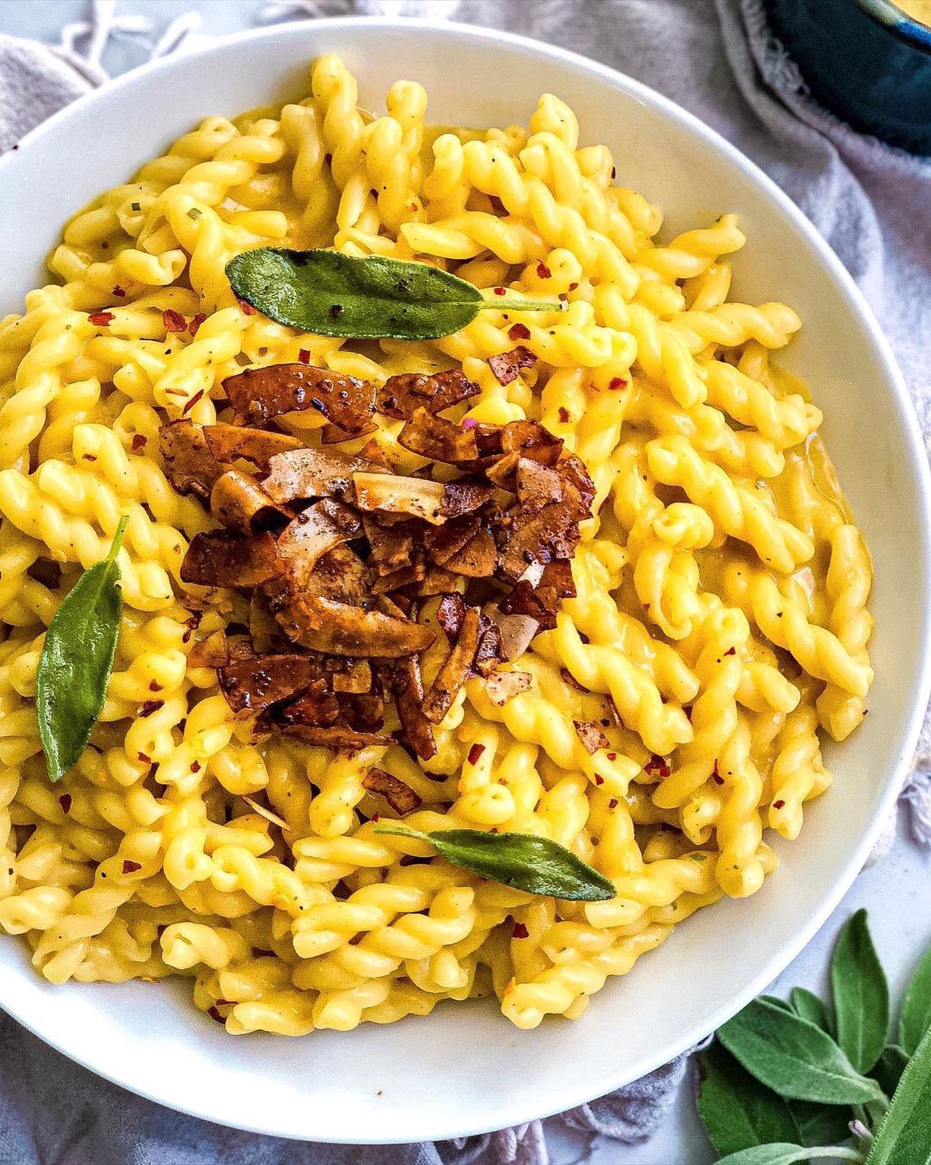 Vegan Mac and Cheese with Coconut Bacon