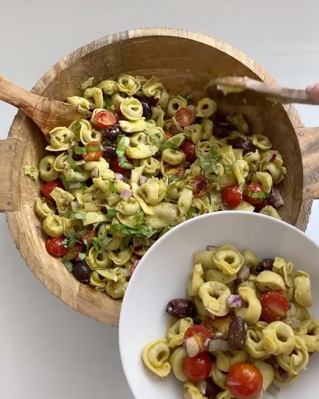 Pesto Tortellini Pasta Salad