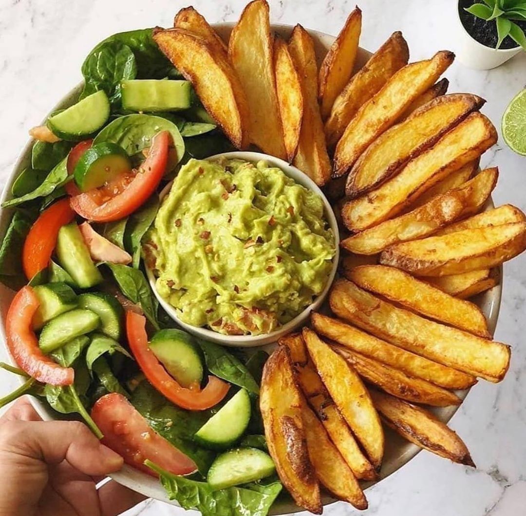 Oven-Baked Crispy Fries with Guacamole