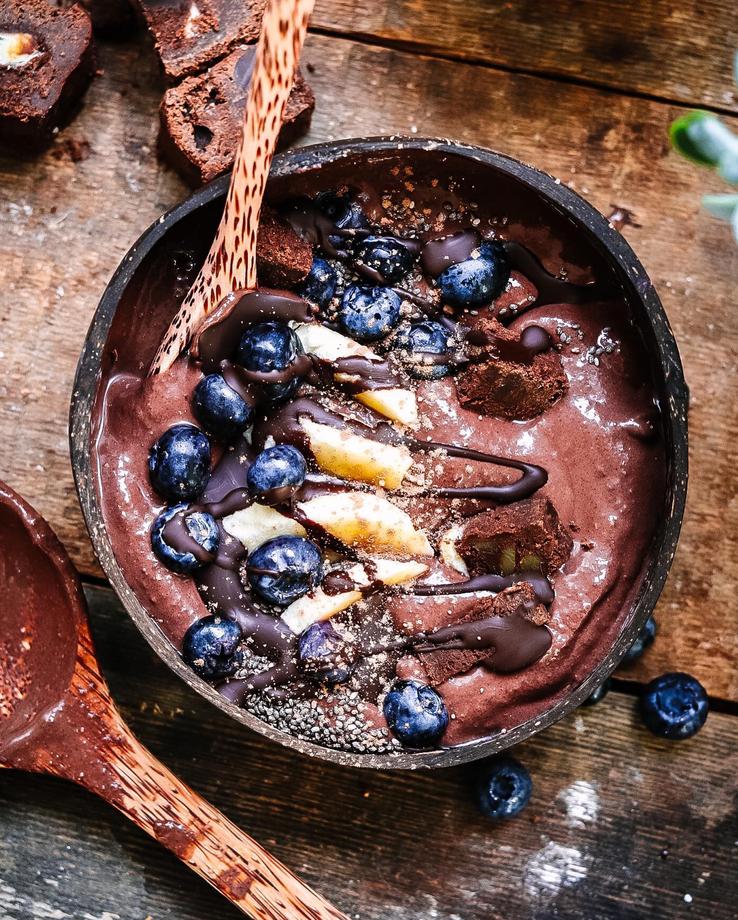 Açaí, Cacao, and Peanut Butter Smoothie Bowl