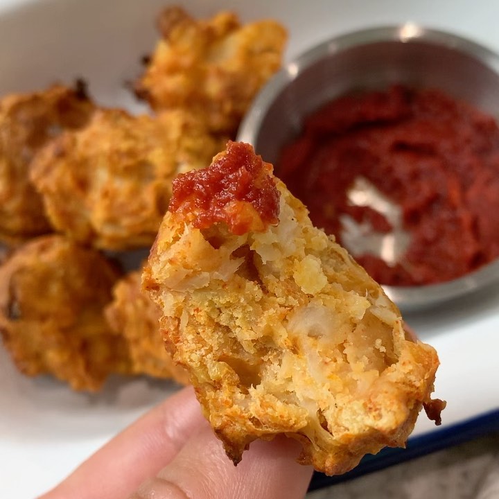 Vegan Cauliflower Buffalo Bites with Tomato Dip