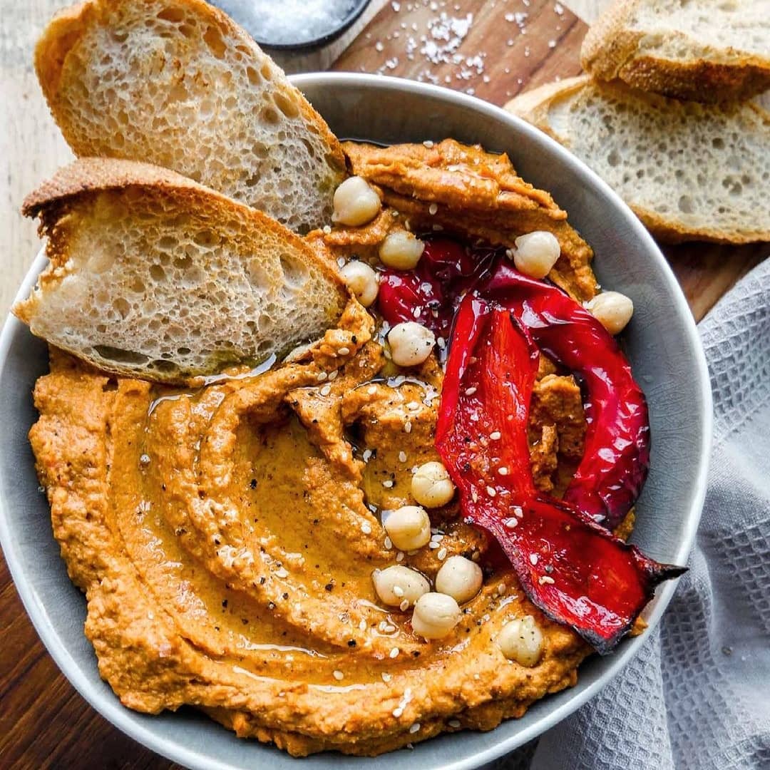 Easy Red Pepper Hummus