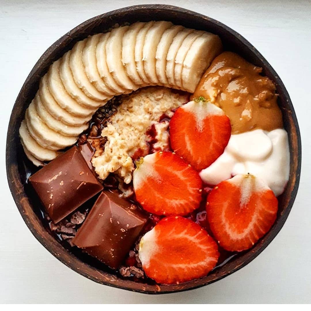 Vegan Breakfast Porridge with Toppings