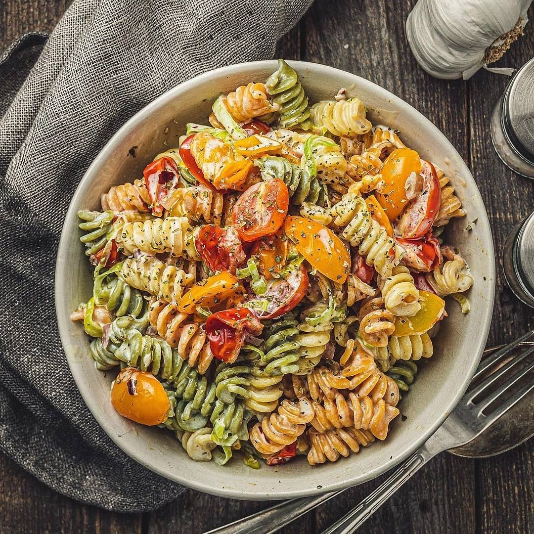 Creamy Vegan Garlic Pasta with Roasted Tomatoes