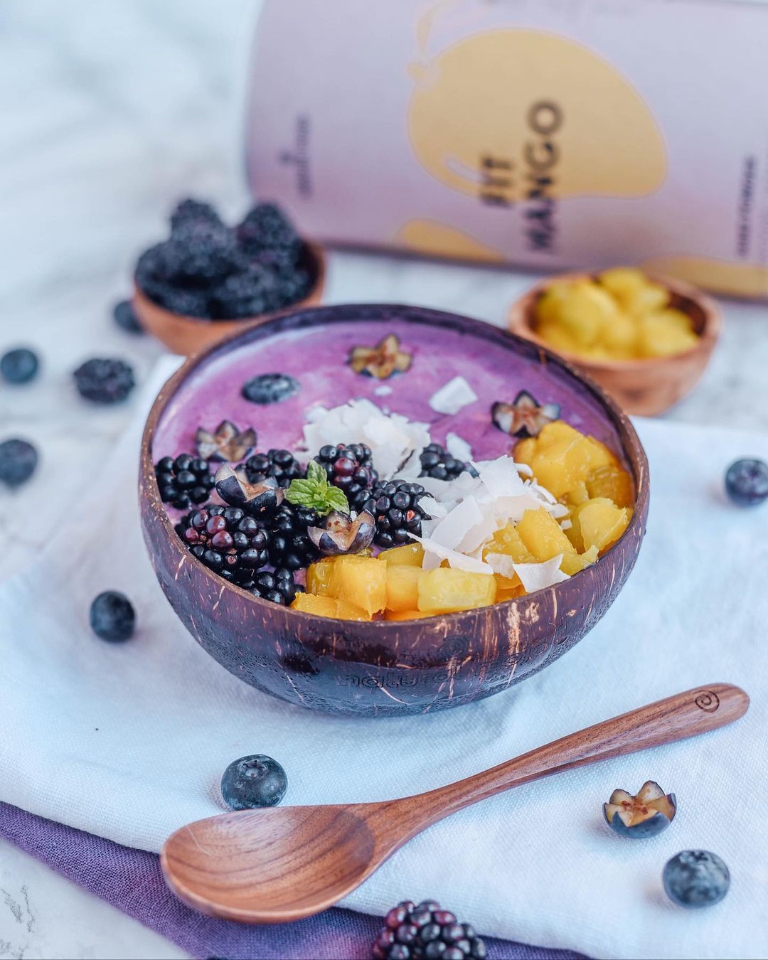 Fresh Mango Blackberry Smoothie Bowl