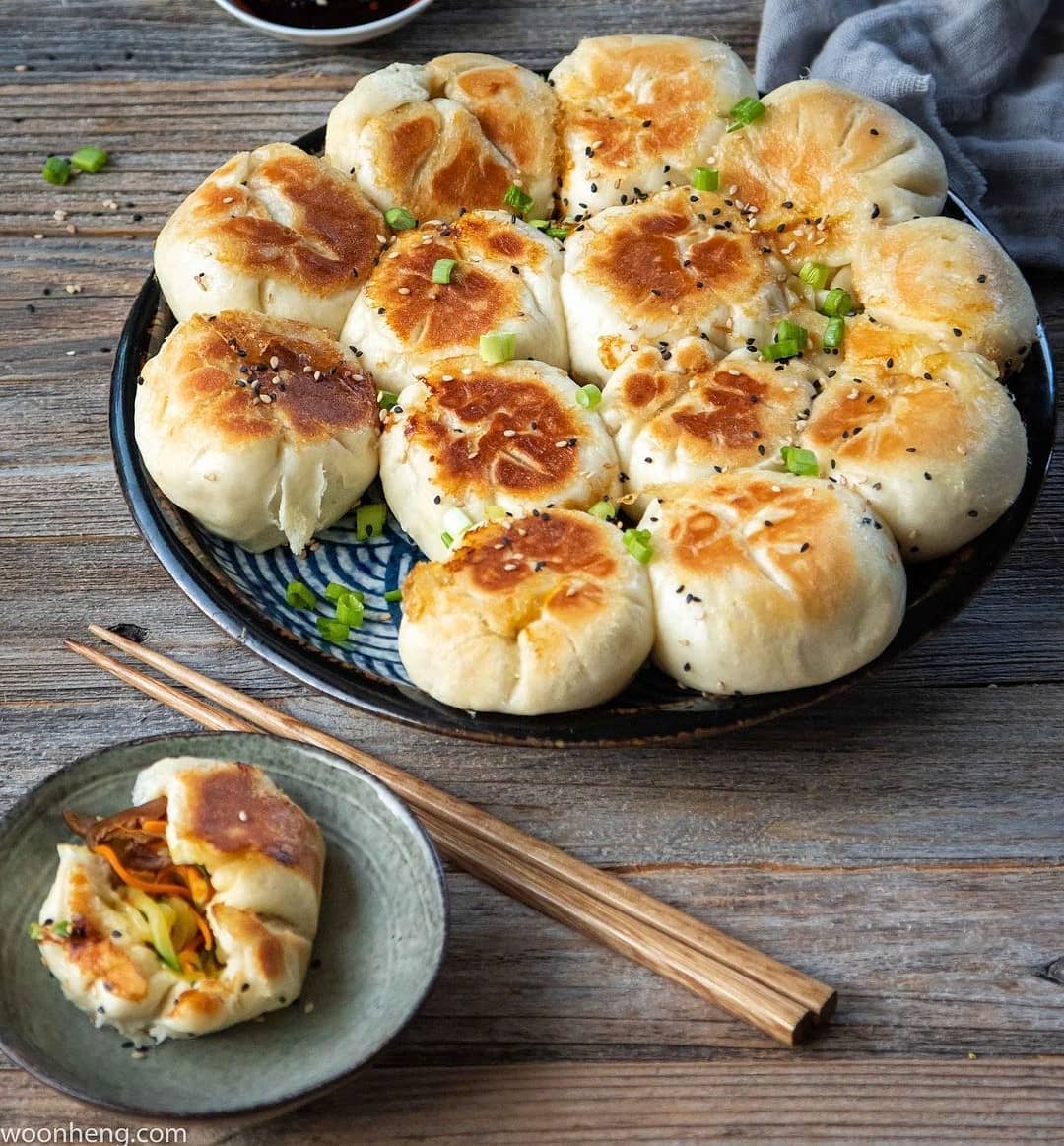Pan-Fried Steamed Buns with Zucchini