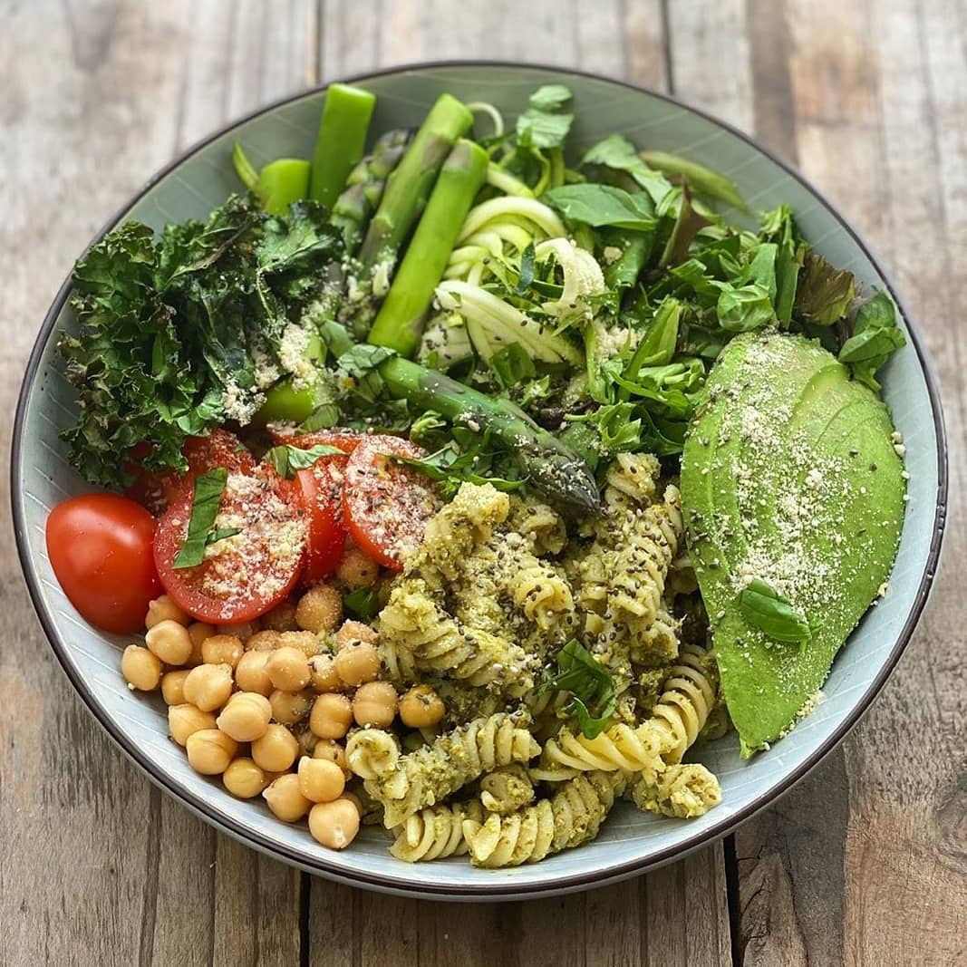Nourish Bowl with Pesto Pasta and Veggies