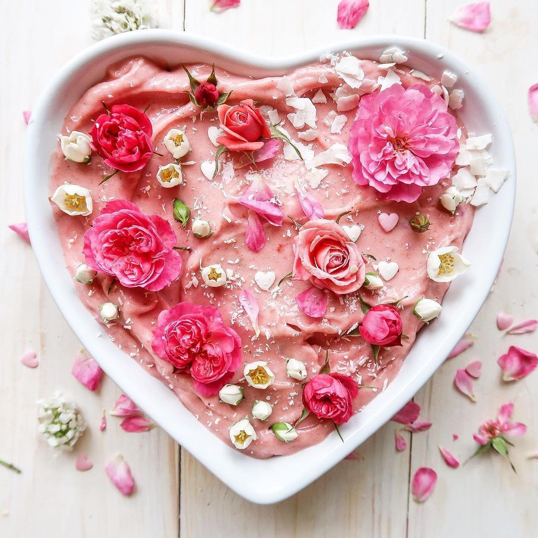 Valentine's Day Frozen Fruit Smoothie Bowl