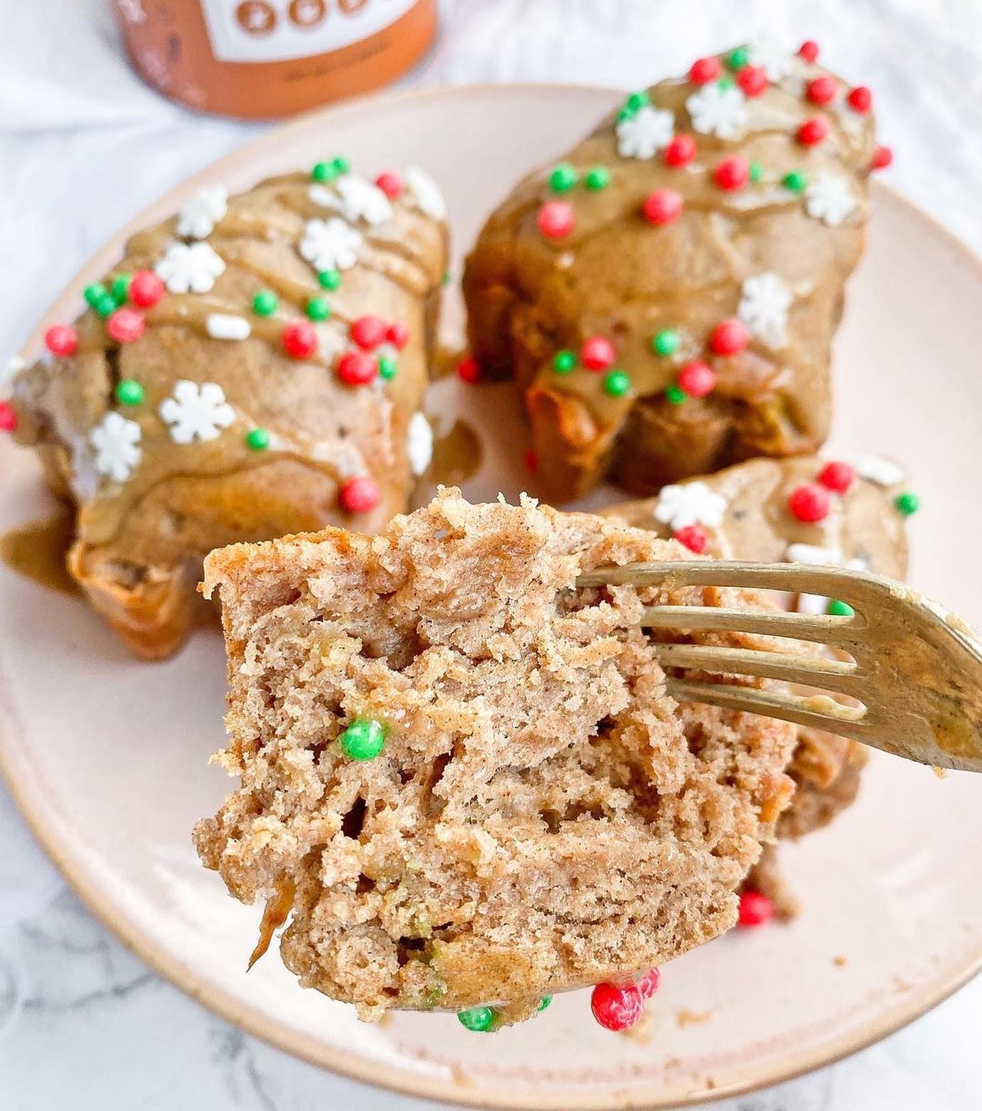 Gingerbread Christmas Tree Cakes with Caramel Drizzle and Sprinkles 🎄❤️💚