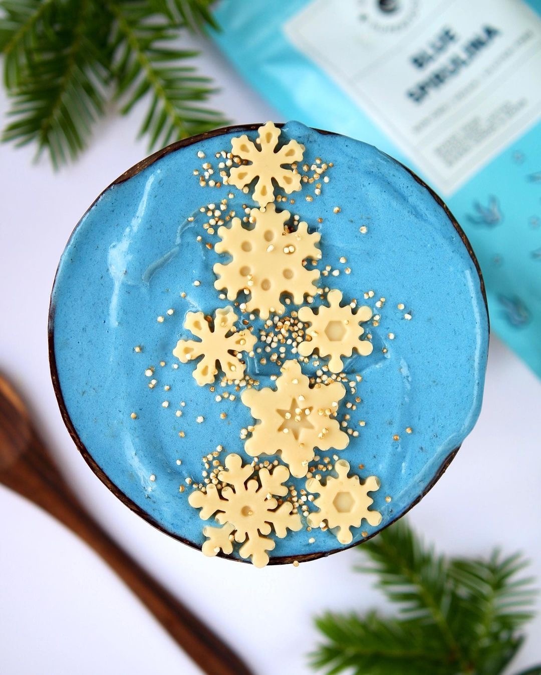 Christmas Blue Spirulina Smoothie Bowl