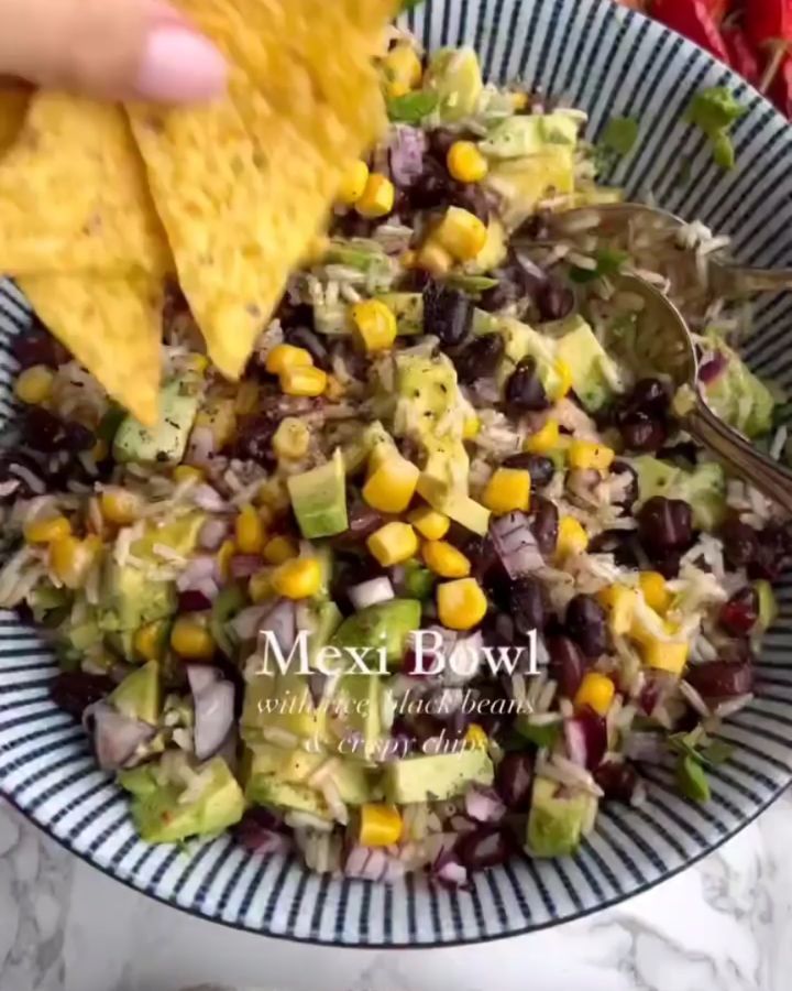 Vegan Mexi Bowl with Fresh Ingredients