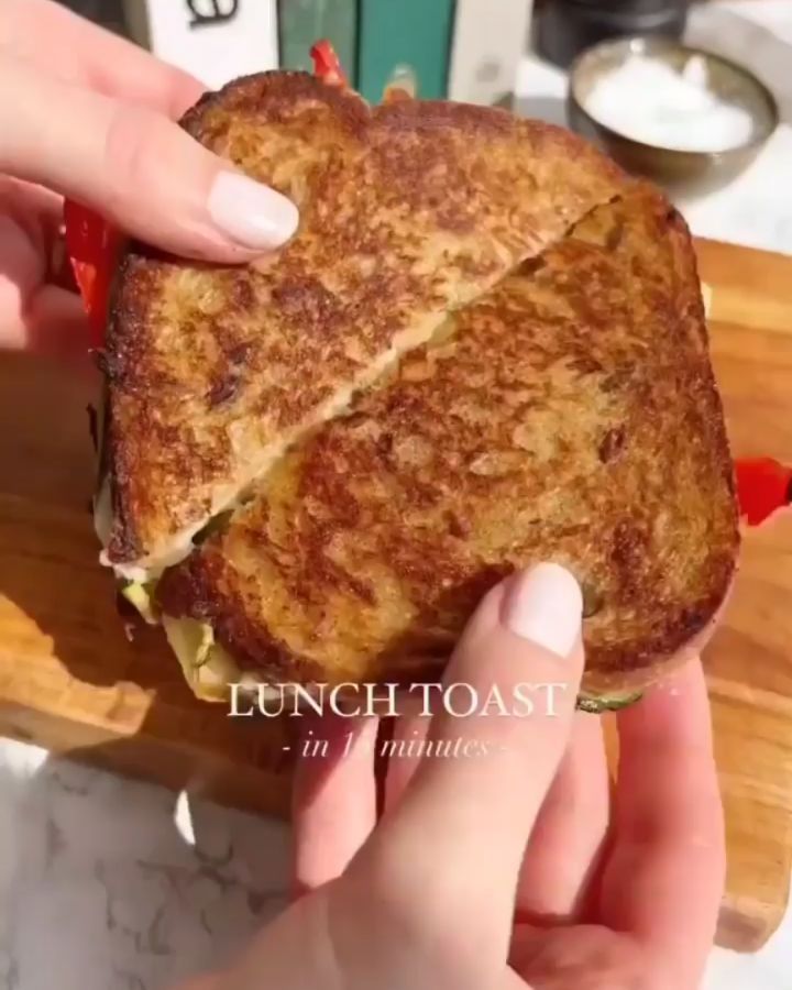 Lunch Toast with Zucchini, Red Pepper, and Pesto