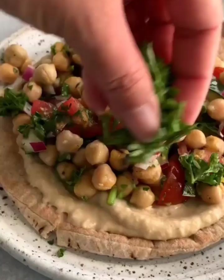 Lemon Garlic Marinated Chickpea Wraps