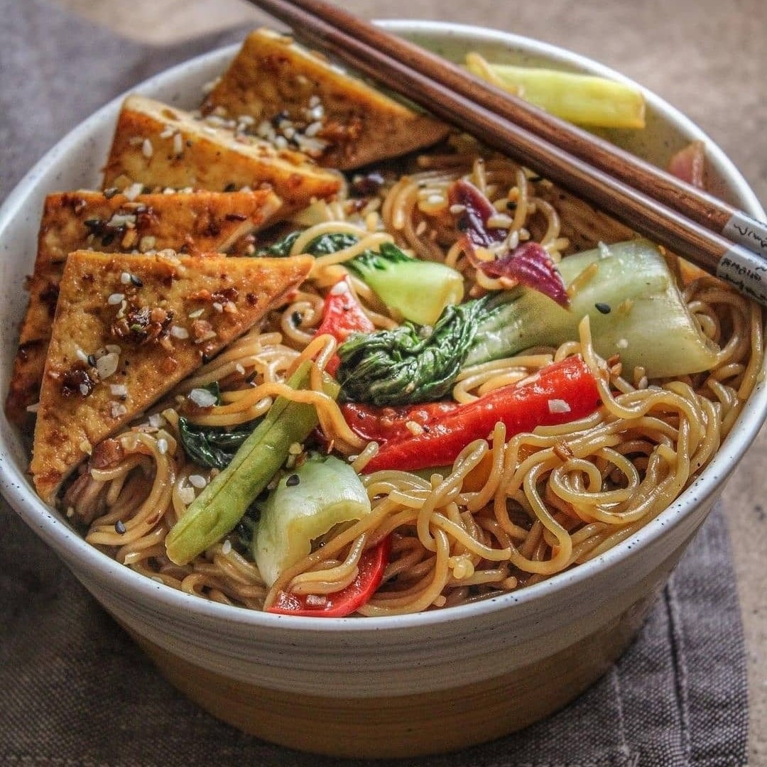 Stir-Fried Ramen with Tofu and Vegetables