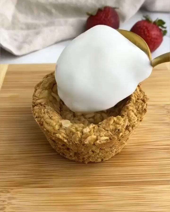 Granola Cups with Yogurt