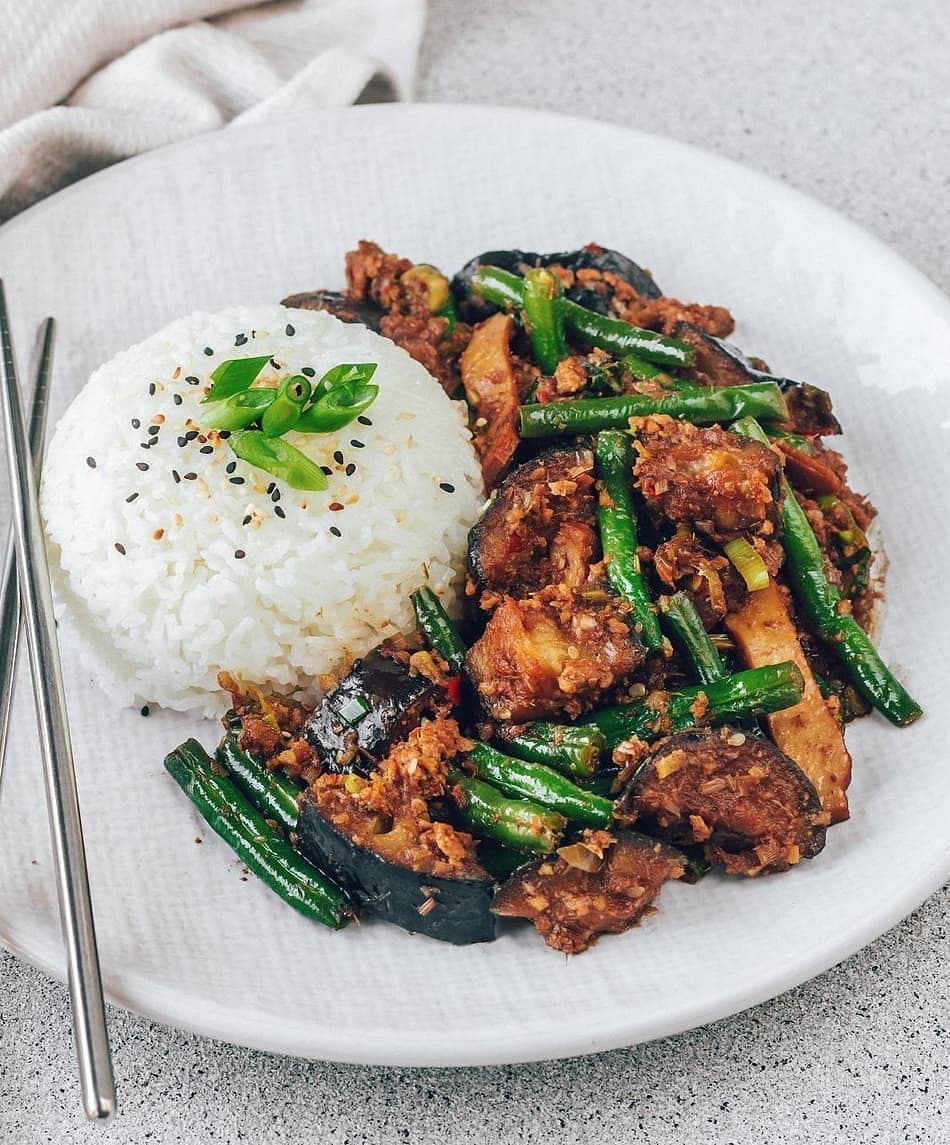 Chilli Lemongrass Eggplant with Green Beans and Tofu