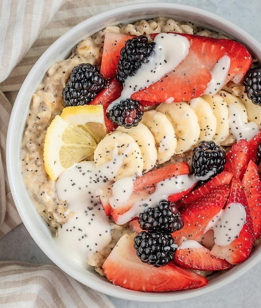 Vegan Lemon Poppyseed Oatmeal