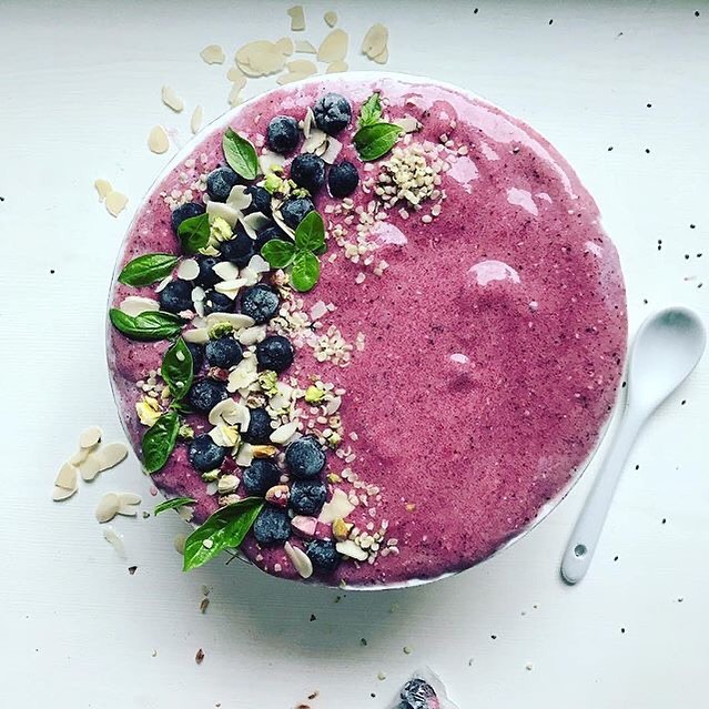 Fruity Oatmeal and Smoothie Bowl
