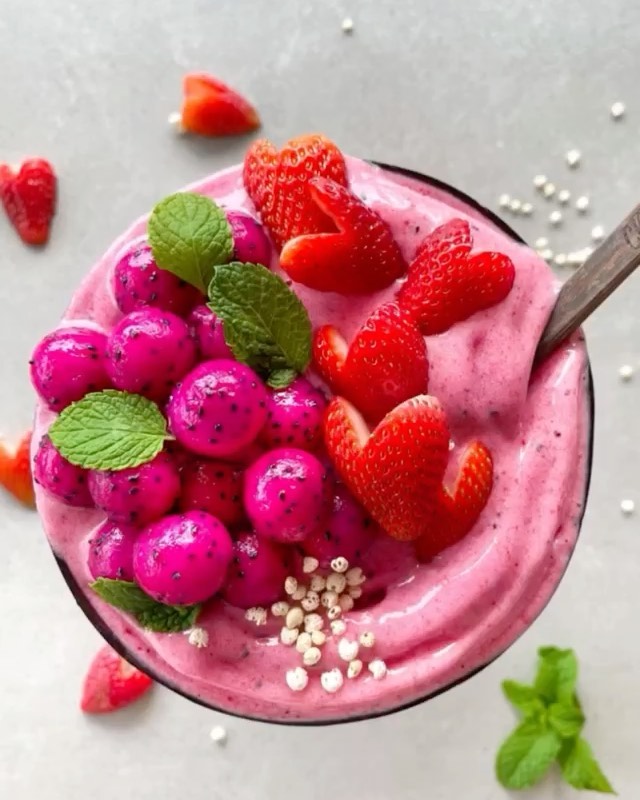 Vibrant Pink Smoothie Bowl
