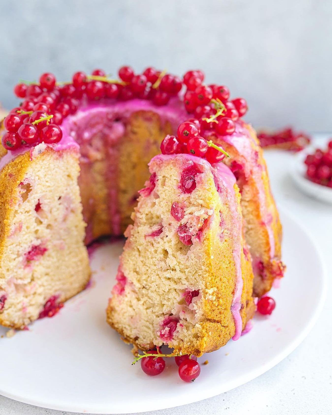 Easy Vegan Redcurrant Cake