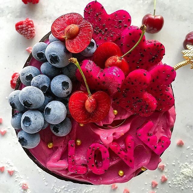 Pink Pitaya Smoothie Bowl