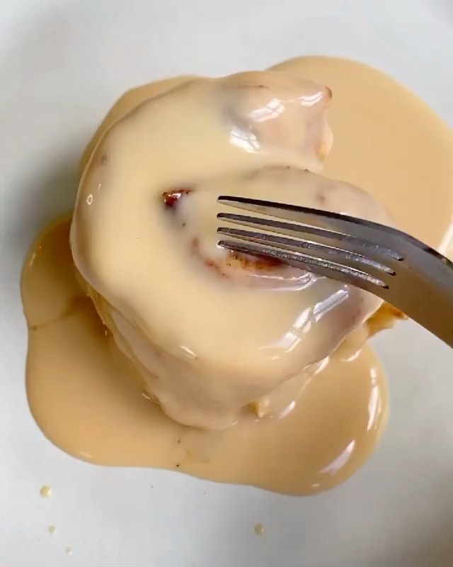 Easy 3-Ingredient Dough Cinnamon Rolls with Peanut Butter Frosting