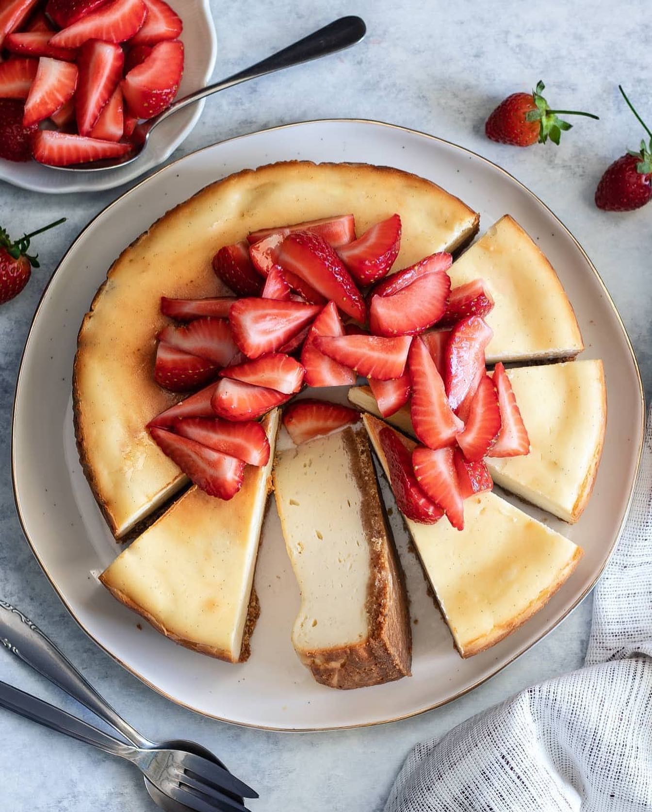 Vegan Vanilla Bean Cheesecake