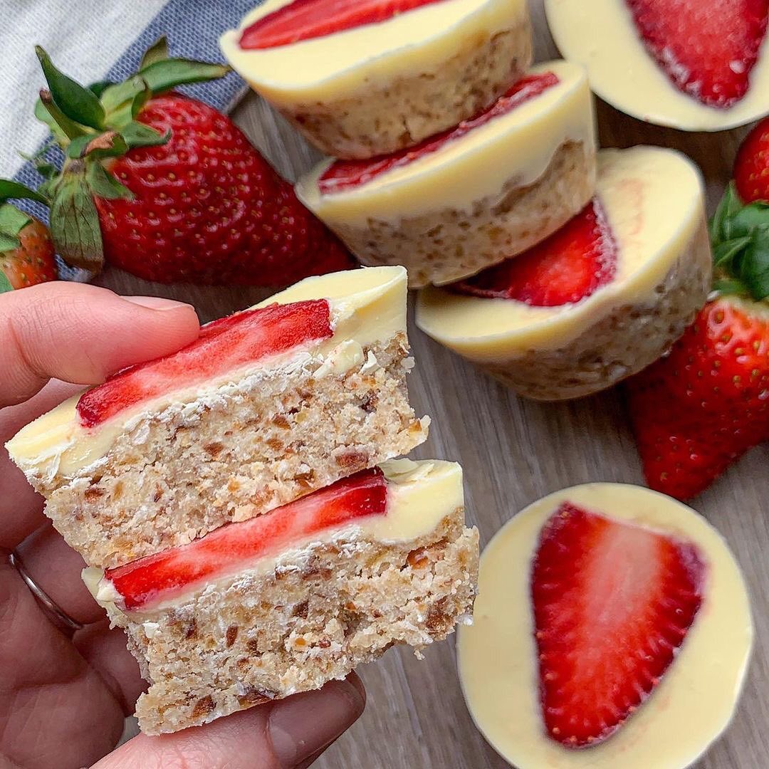 5-Ingredient White Chocolate Almond Cups