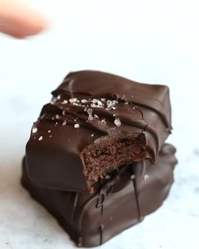 4-Ingredient No-Bake Brownies