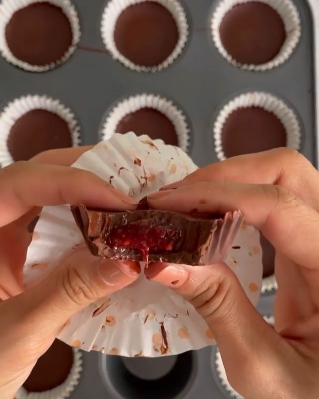 Frozen Chocolate Strawberry Cups
