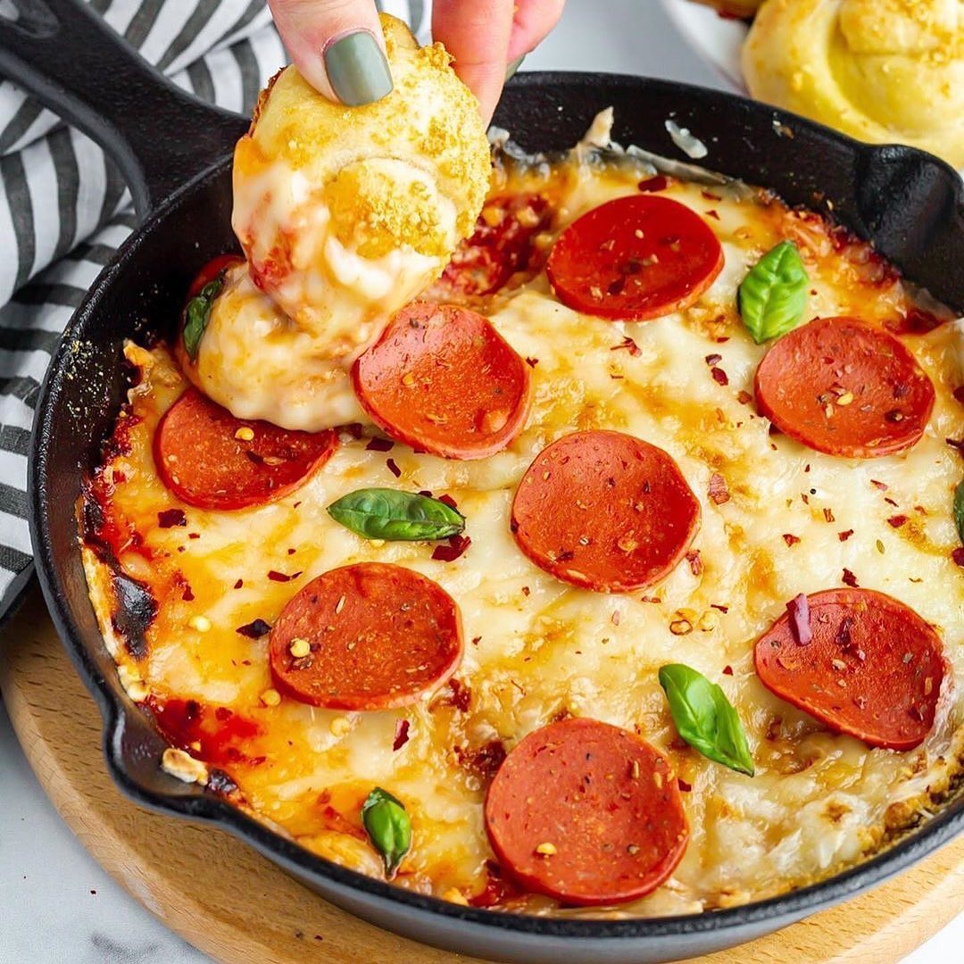 Vegan Pepperoni Pizza Dip