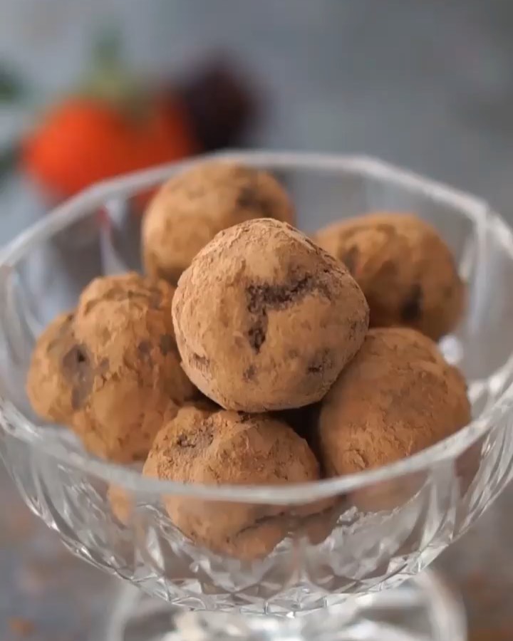 3-Ingredient Healthy Chocolate Truffles