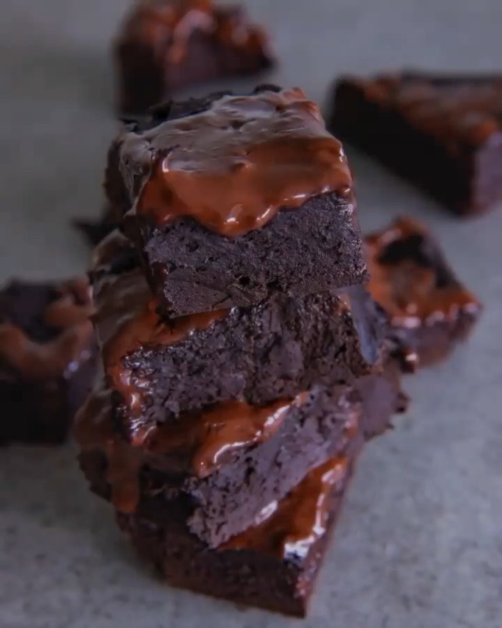 Low-Fat Flourless Protein Brownies