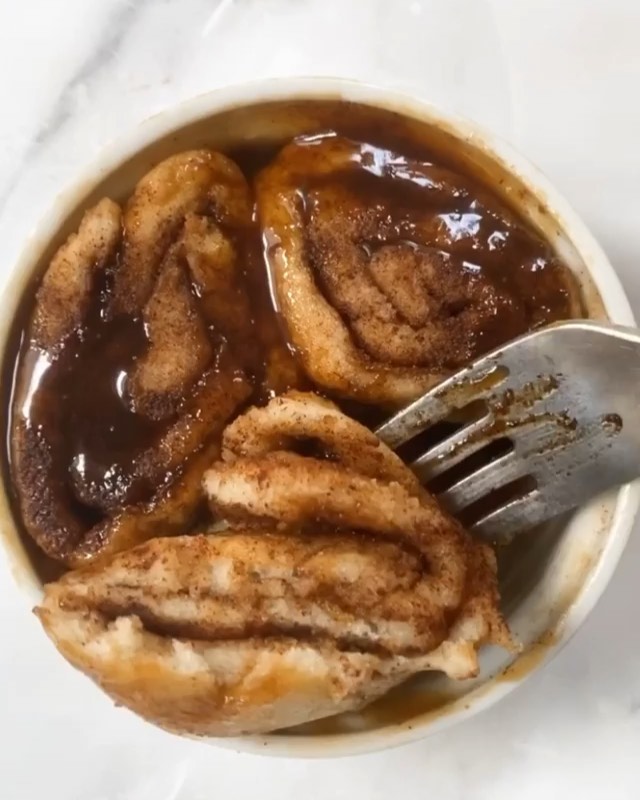 5 Minute Healthy Mug Cinnamon Rolls