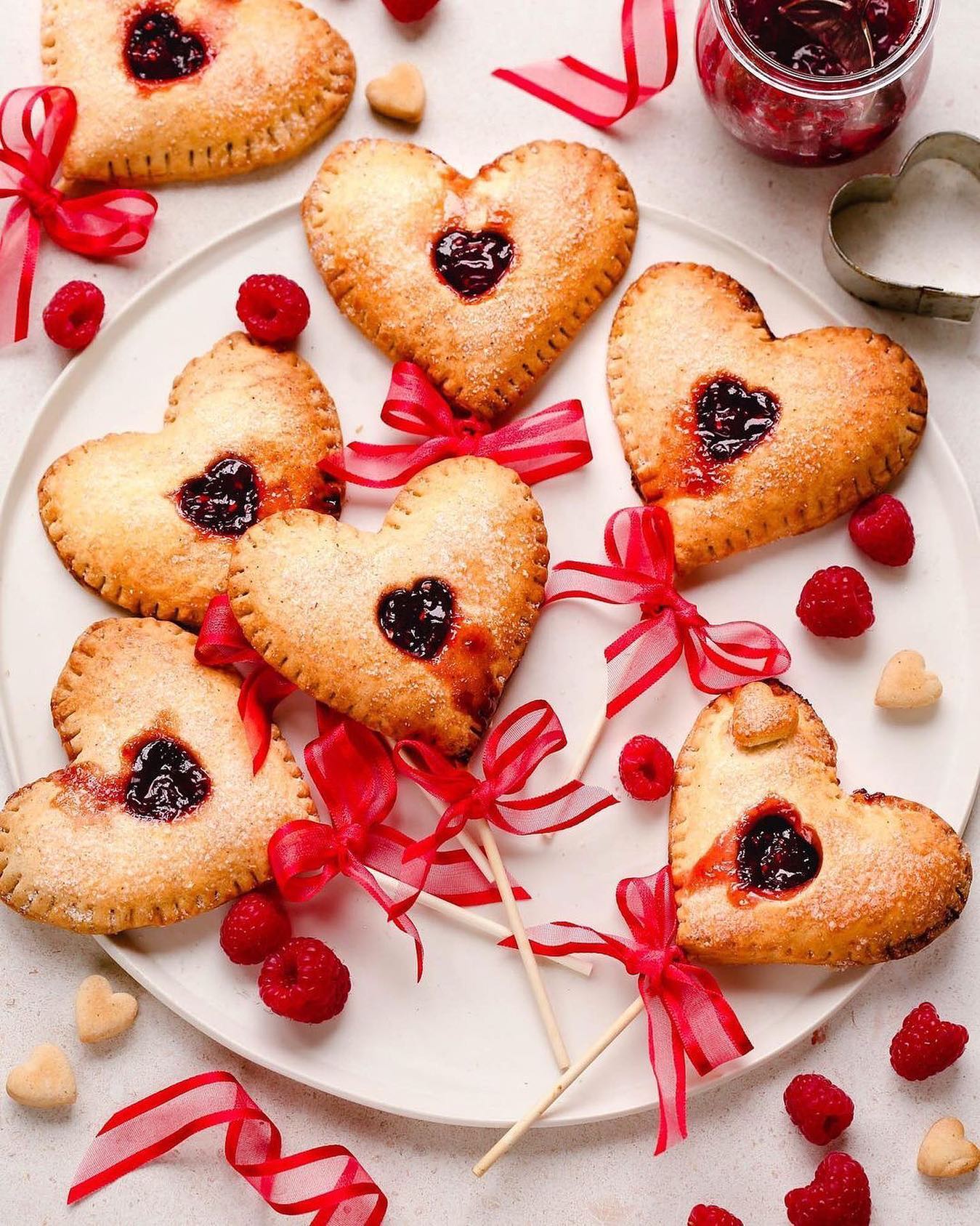 Raspberry Pie Pops Dessert